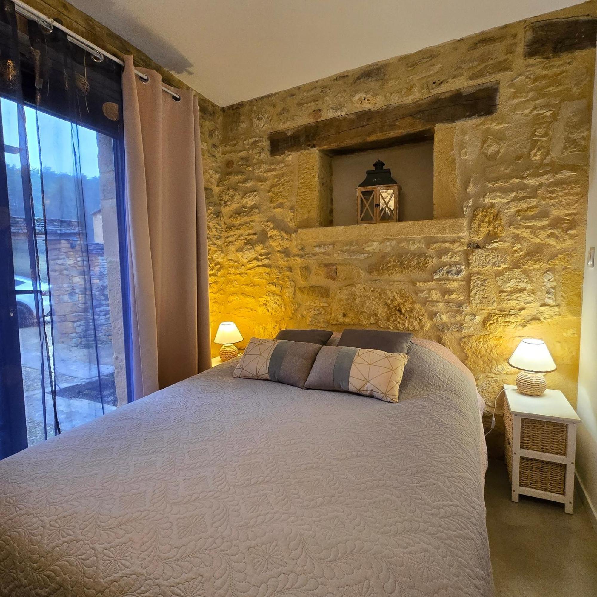 Gite Les Combes Montignac Lascaux Bagian luar foto